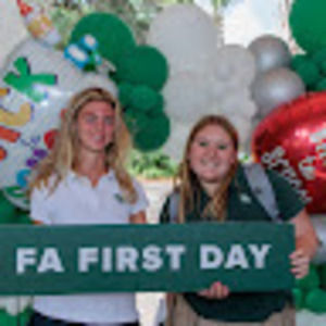 Meet your Posher, Elyse